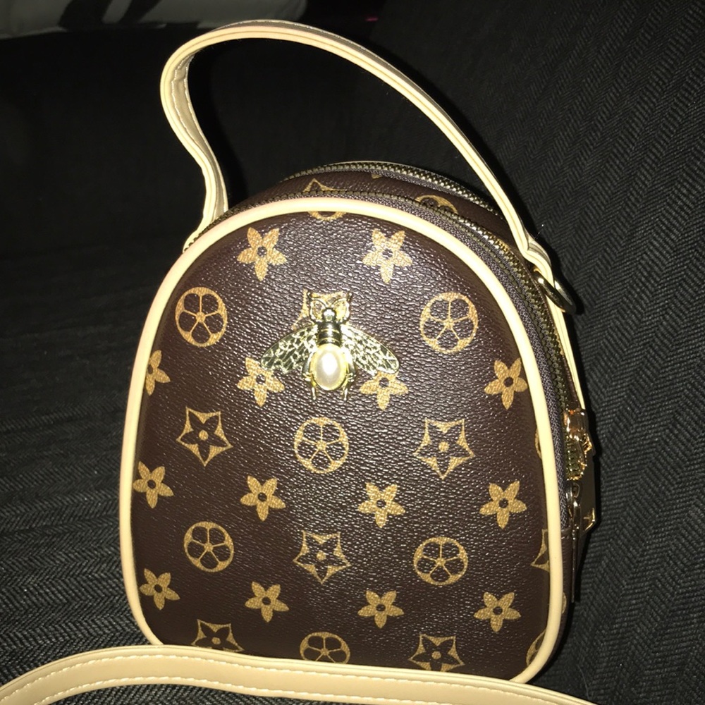 Brown and beige flower cross body bag 🤎